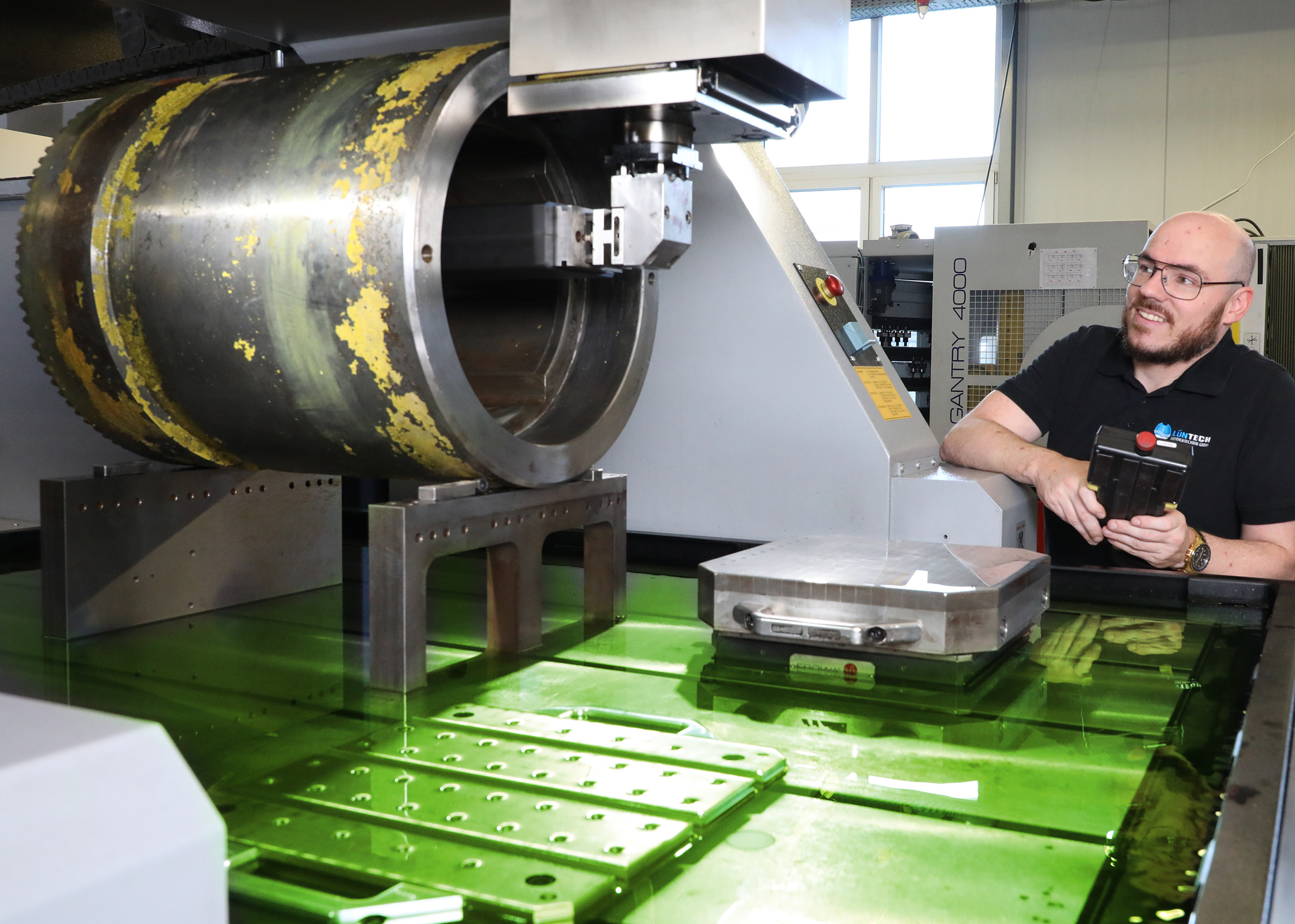 Senkerodieren mit extra großem Aufspannbereich für Großteilbearbeitung mit der EAGLE 1200 Senkerodieren mit extra großem Aufspannbereich für Großteilbearbeitung mit der EAGLE 1200